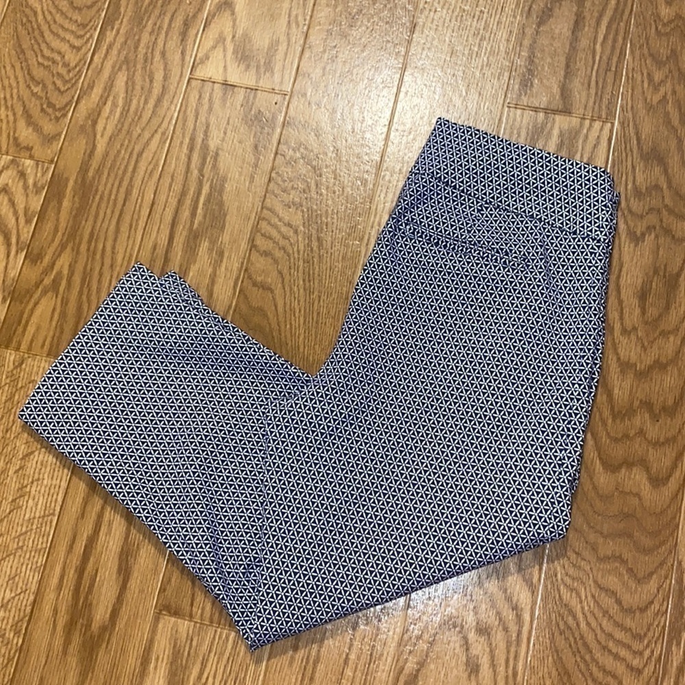 REITMANS Women’s  Navy Blue White Capris (Size 9)